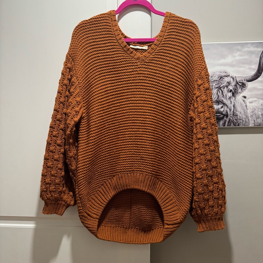 Harper heritage Chunky V-Neck Sweater in Rust Orange